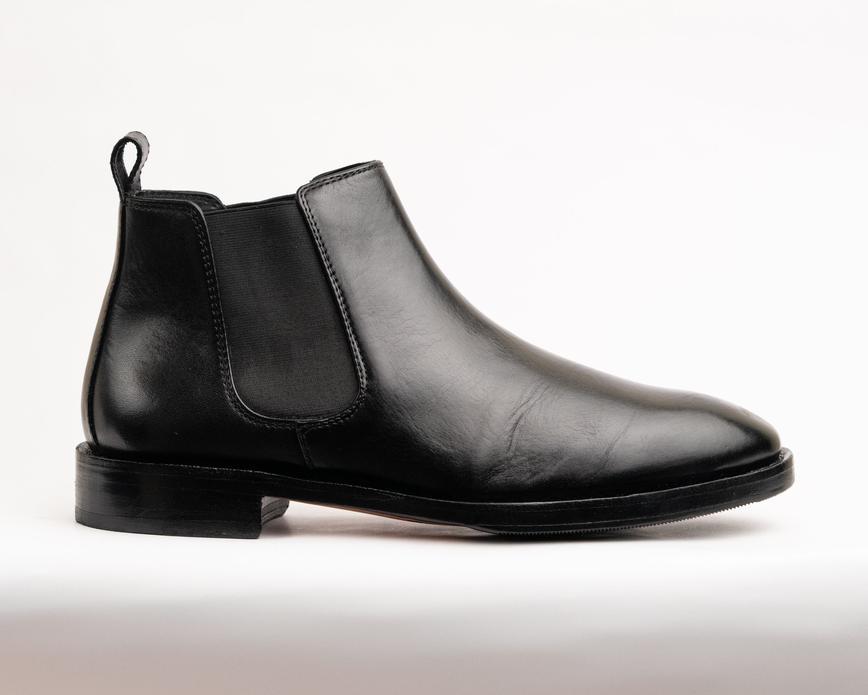 Leo - Chelsea Boots // Black