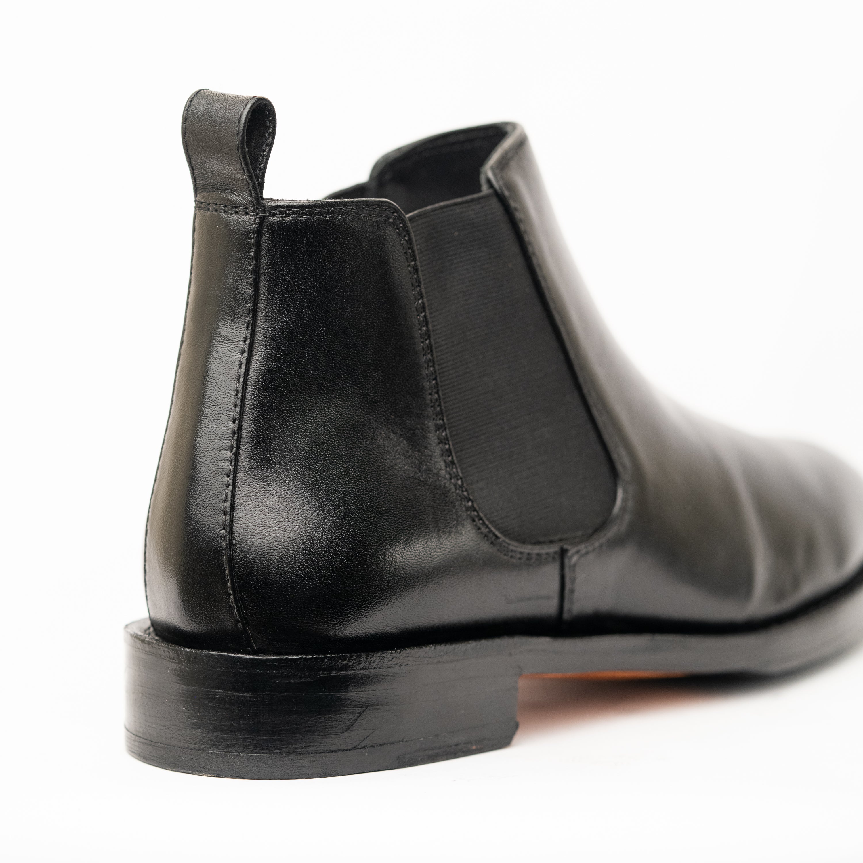 Leo - Chelsea Boots // Black